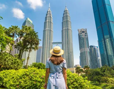 M’sia Named Asia’s 2nd Friendliest Country For Foreigners, Ranking Above Philippines, Thailand & More