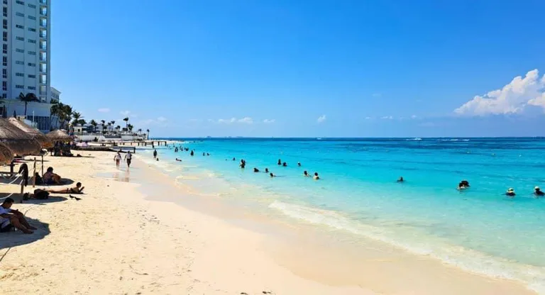 These Are 7 Beaches Near Cancun Without Seaweed