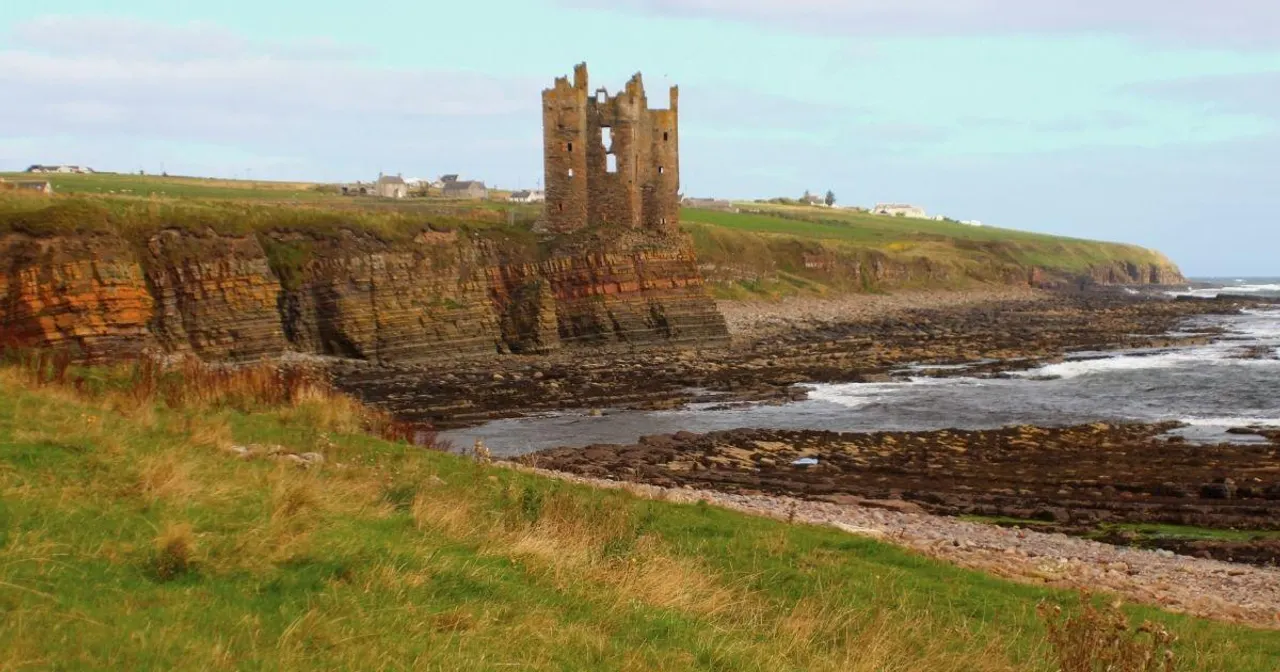 Keiss Castle Coastal Walk: Scotland’s NC500 Hidden Gem – Slow Travel News