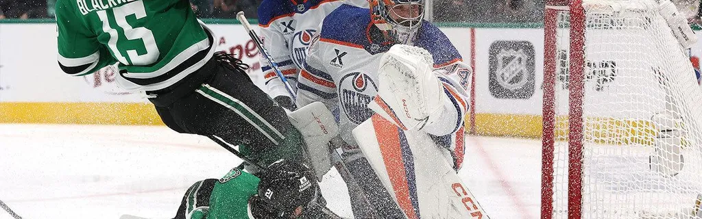 Skinner blanks the Stars in Game 2