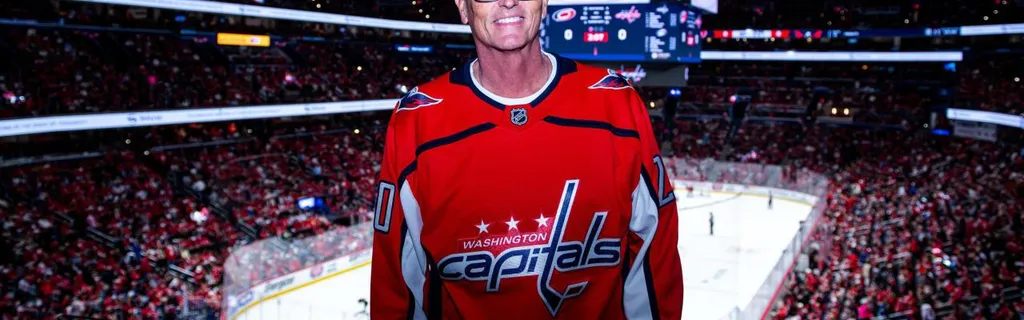 Van Pelt wears custom Capitals jersey to Game 1