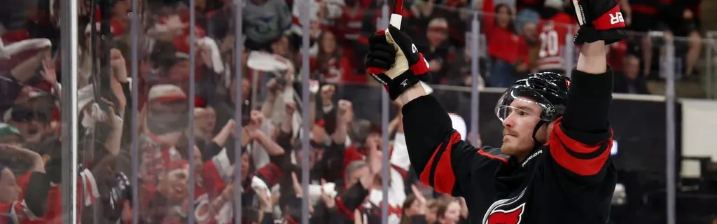 Svechnikov starts scoring